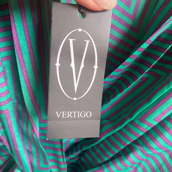 VERTIGO- Illusional Striped Shirt Sleeve Dress - Picture 7 of 11